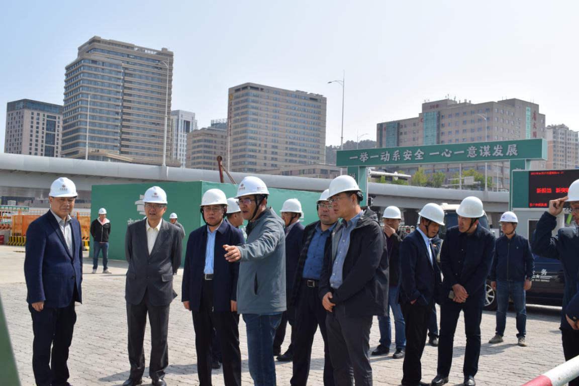 青岛市城市管理局、住房城乡建设局、水务局、园林和林业局负责同志、有关专家参加活动。